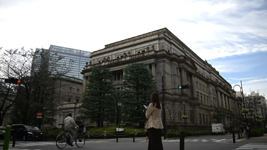 今日股票配资平台 日本央行连续第二次会议维持利率不变，特朗普关税措施威胁其出口